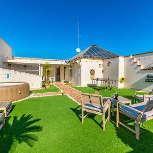 150mq-rooftop-paradise-with-hot-jacuzzi.barihotels.org/